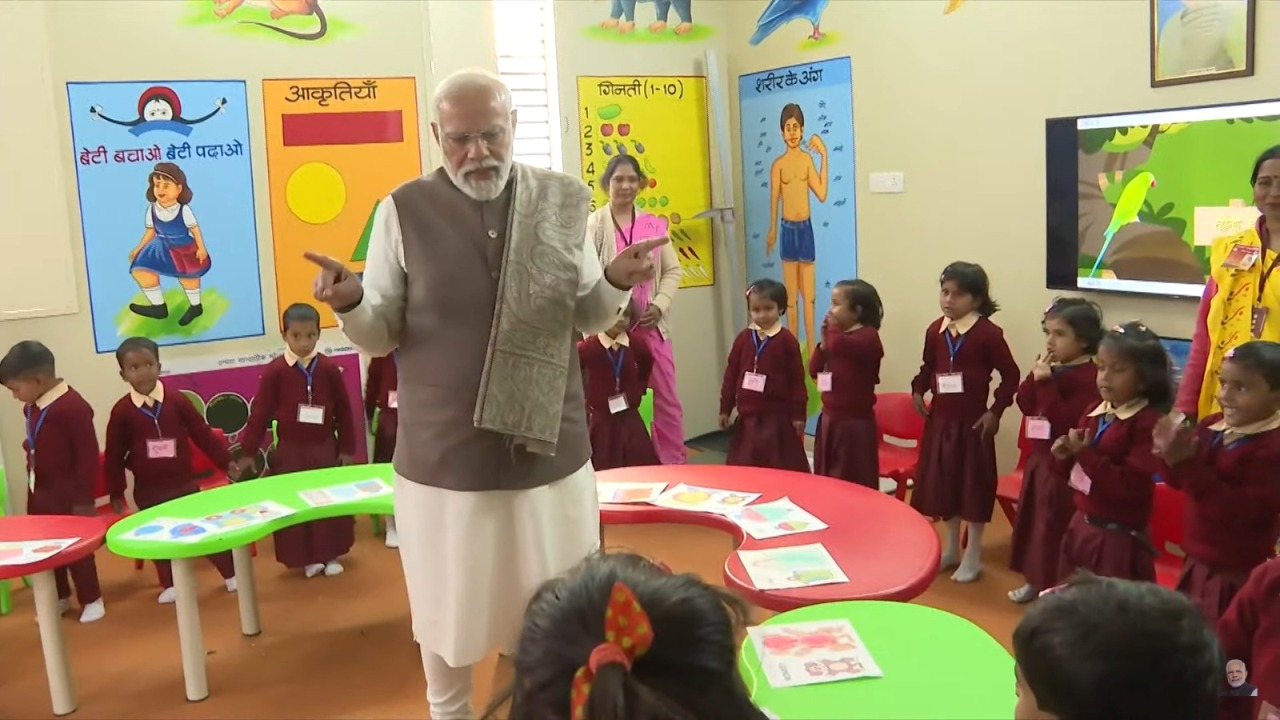 Hon’ble Prime Minister Shri Narendra Modi Visits Nand Ghar Model during Viksit Bharat Sankalp Yatra in Varanasi